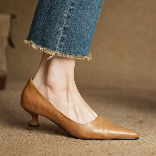 https://cdn.shopify.com/s/files/1/0988/8700/8598/files/20260308_0827_Brown_Shoes_Close-Up_remix_01kk5qr6kyef0v7z1jyfq9fr5f.png?v=1773846673