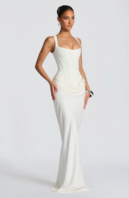 LORÉVA Maxi Dress – styling detail