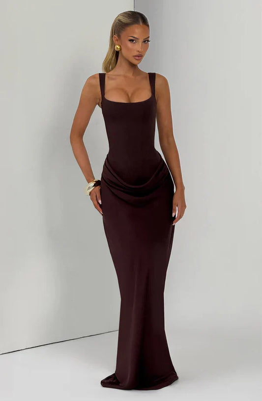 LORÉVA Maxi Dress – styling detail