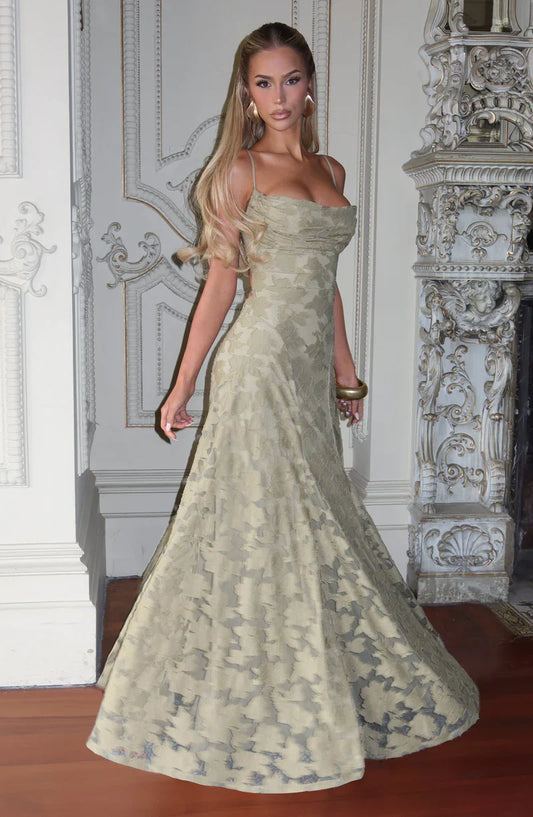 LIVÉRA Maxi Dress – styling detail