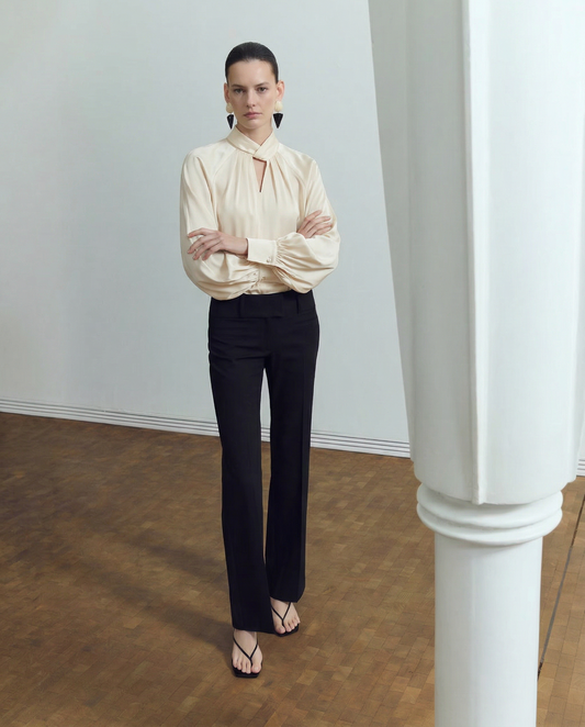 https://cdn.shopify.com/s/files/1/0988/8700/8598/files/freepik_2.-fotograftaki-bluzu-1.-fotograftaki-bluza-yerlestir_0008.png?v=1775461799