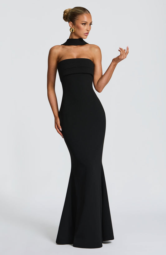 Aurora Strapless Maxi Dress Stretch Crepe Black – styling detail