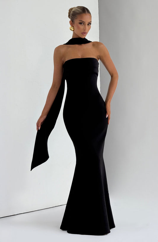 Aurora Strapless Maxi Dress Stretch Crepe Black – close-up detail